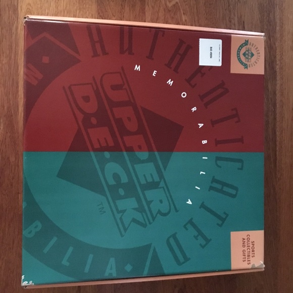 Signed Seattle mariners ken Griffey Junior jersey. Authenticated by upper deck. - Picture 6 of 7